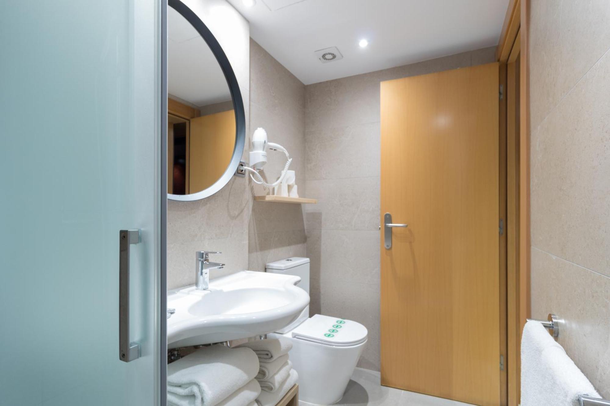 Apartamentos Royal Marina Gardens Castelldefels Dış mekan fotoğraf