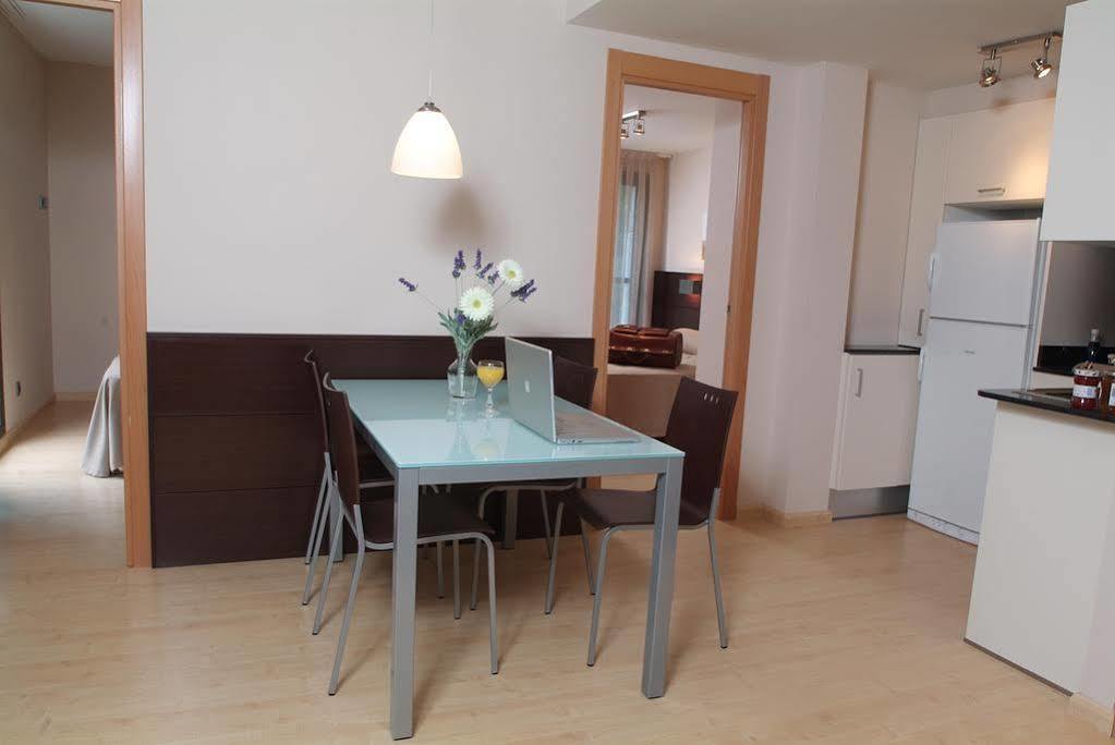 Apartamentos Royal Marina Gardens Castelldefels Dış mekan fotoğraf