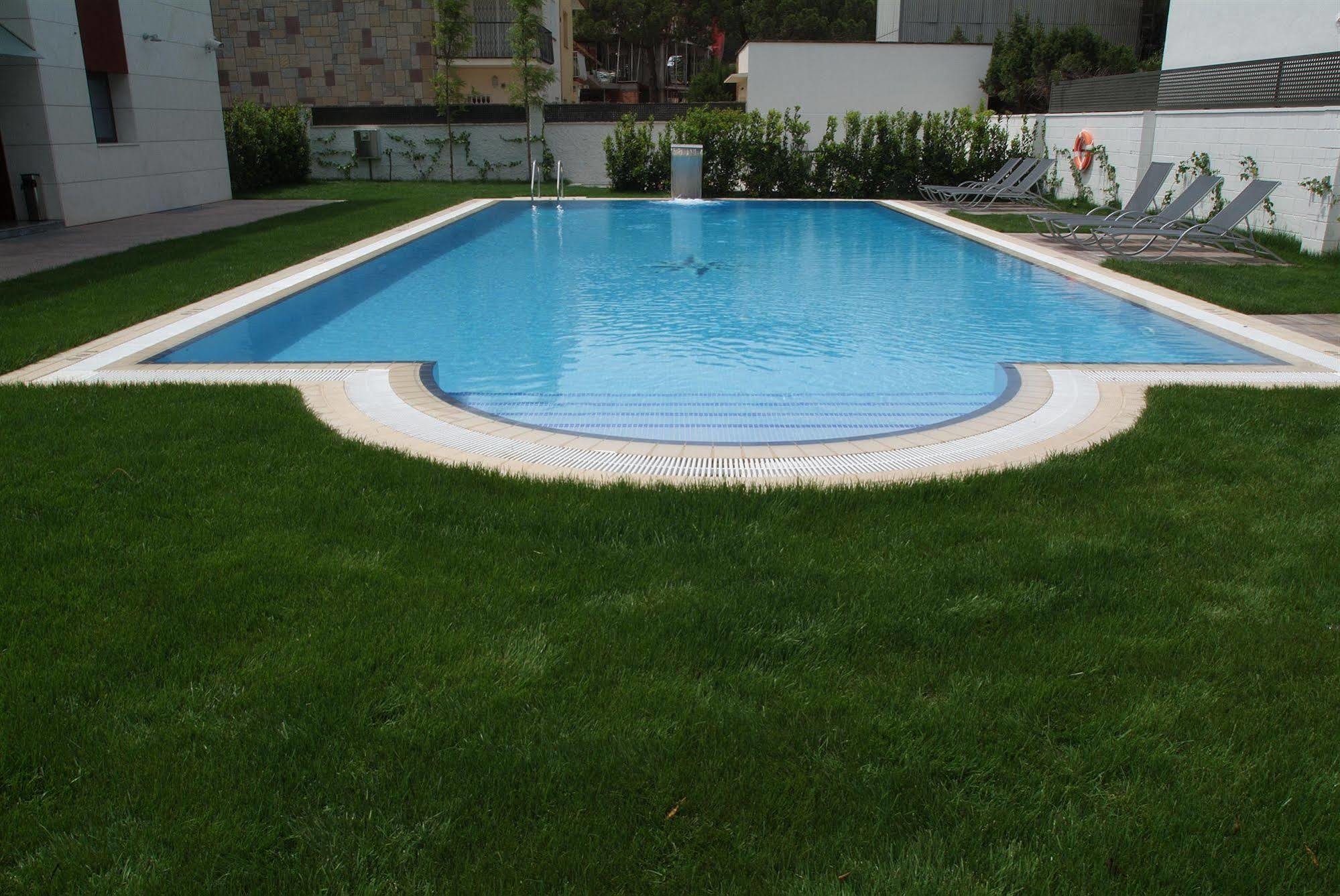 Apartamentos Royal Marina Gardens Castelldefels Dış mekan fotoğraf