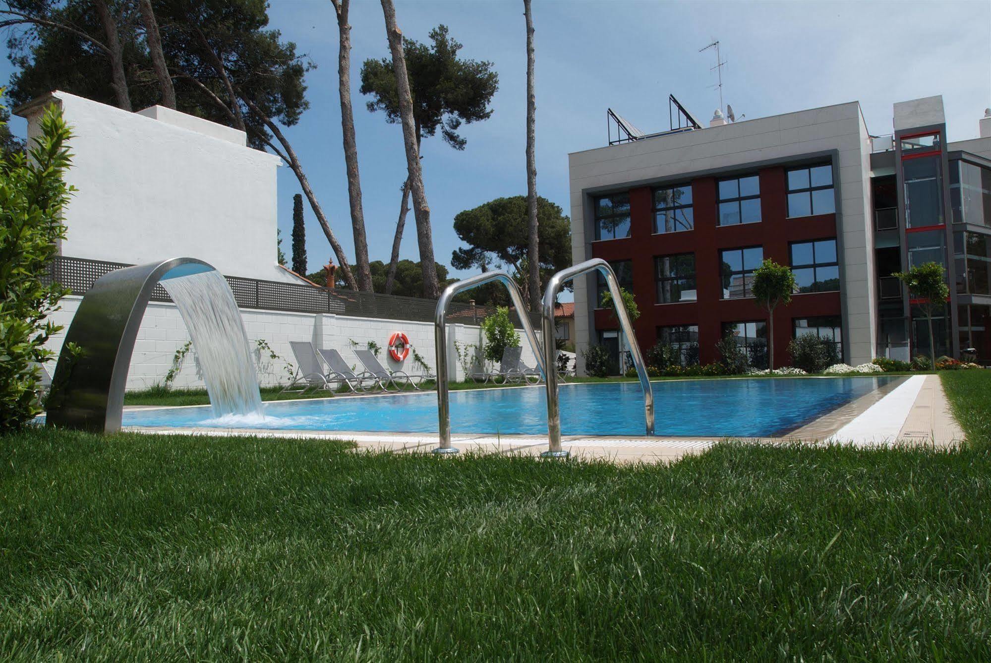 Apartamentos Royal Marina Gardens Castelldefels Dış mekan fotoğraf