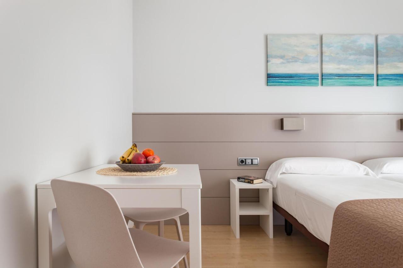Apartamentos Royal Marina Gardens Castelldefels Dış mekan fotoğraf