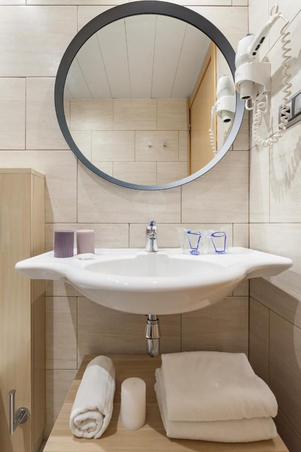 Apartamentos Royal Marina Gardens Castelldefels Dış mekan fotoğraf